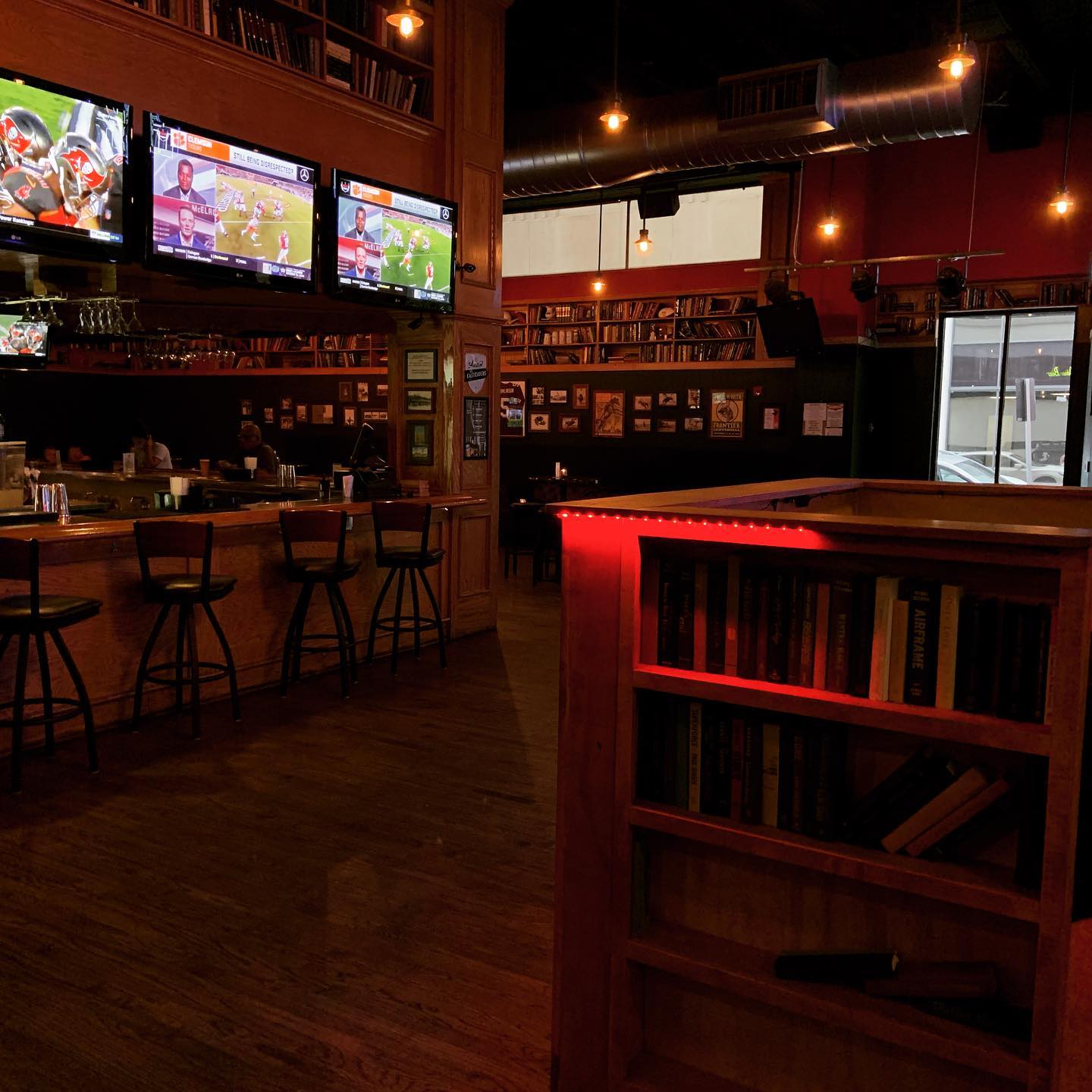 Speak – Library Bar