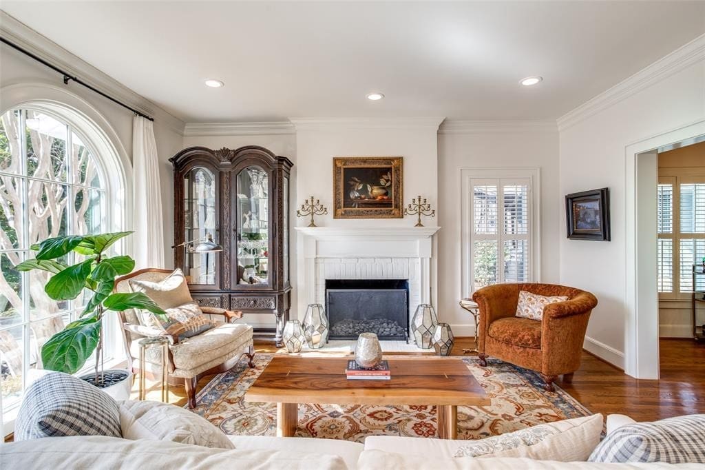 An inviting living area. 
