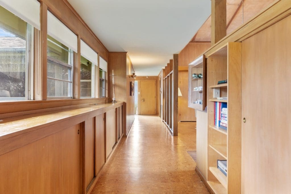 The mid-century modern time-capsule dwelling at 2430 Maroneal Street in Old Braeswood  ( (Photo by Josh Gremillion Photography)