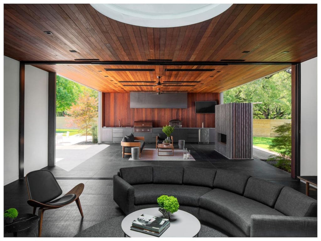 A gourmet kitchen to bring the party outdoors. 