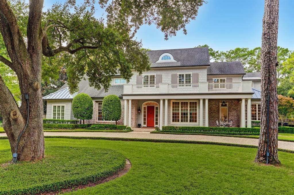 This stunning traditional home at 17 Hedwig Circle in Hedwig Village was on the market for only 18 days before landing as the 10th most expensive home sale in Houston in January.