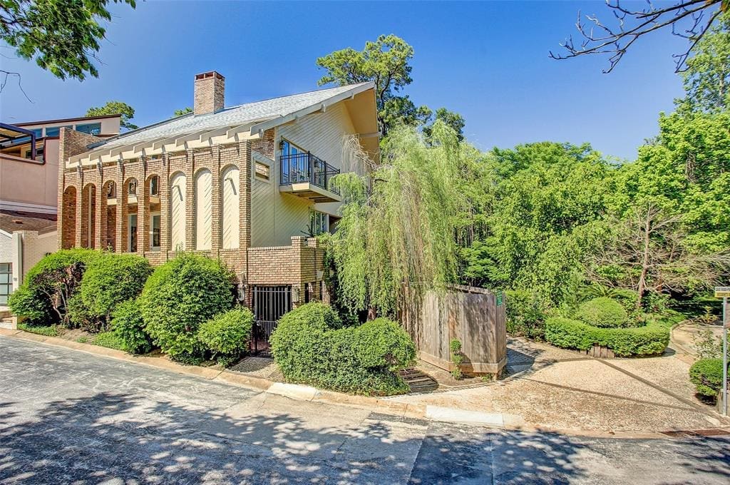 Houston’s Most Innovative Tree House Stands the Test of Time — How a Real Estate Agent Helps Keep the Mieth Magic Alive
