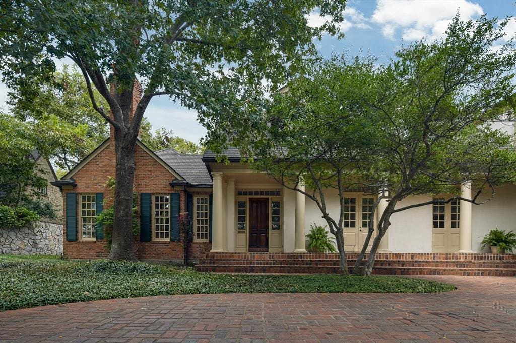 Must-See Dallas Property — A Rare Creekside Home in University Park’s Culture Gulch
