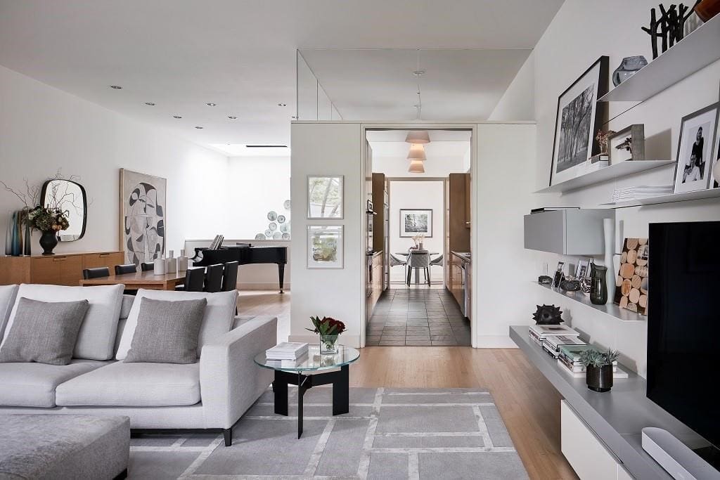 The clean-lined minimalism continues in the living area. 