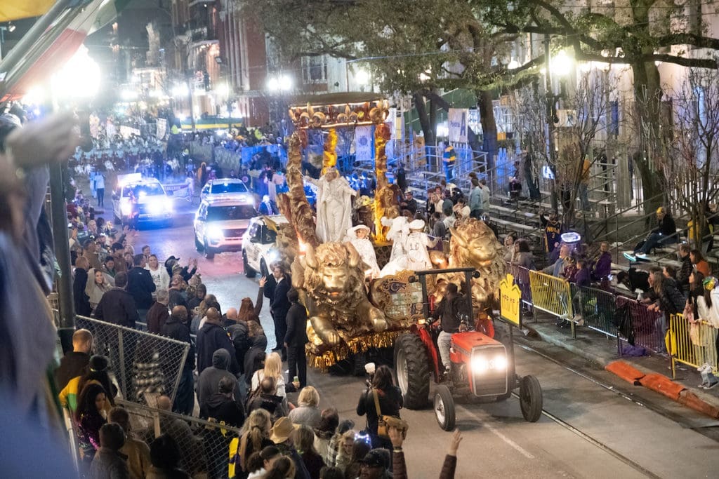 King Franco Valobra leads the Krewe of Hermes night parade during New Orleans Mardi Gras. (Photo by Daniel Ortiz)