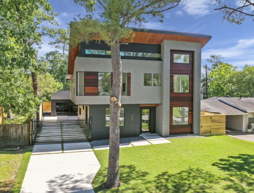 Echo Custom Homes created the 4,200 square foot dwelling in the Garden Oaks/Oak Forest neighborhood with interiors by Kendra Benson. (Photo by PRSTX.com)