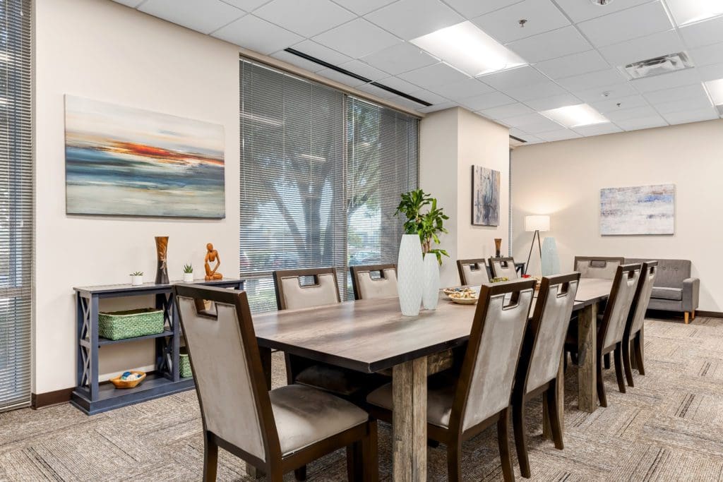 Newport’s Dallas program also offers extensive therapy options