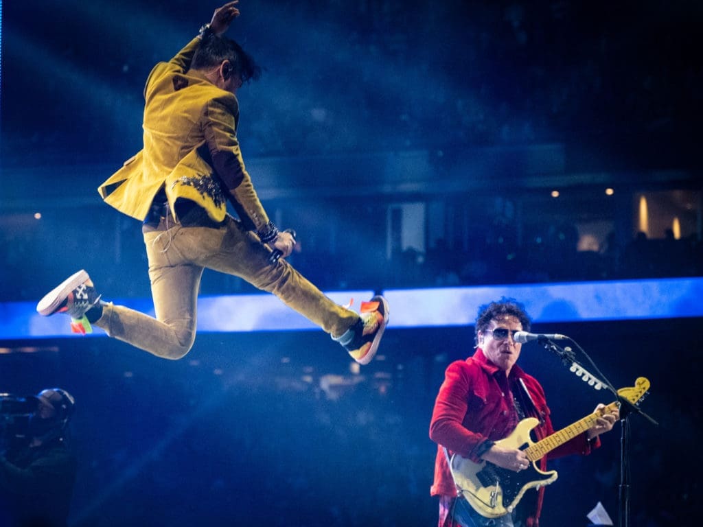 Arnel Pineda brought plenty of showmanship to Journey's Houston Rodeo night. (Photo by F. Carter Smith)