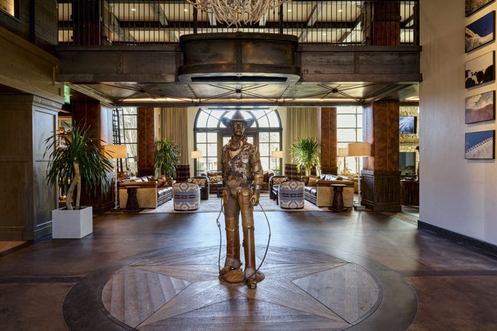 Guests are given a proper Texas welcome upon arrival. (Photo by Hotel Drover)