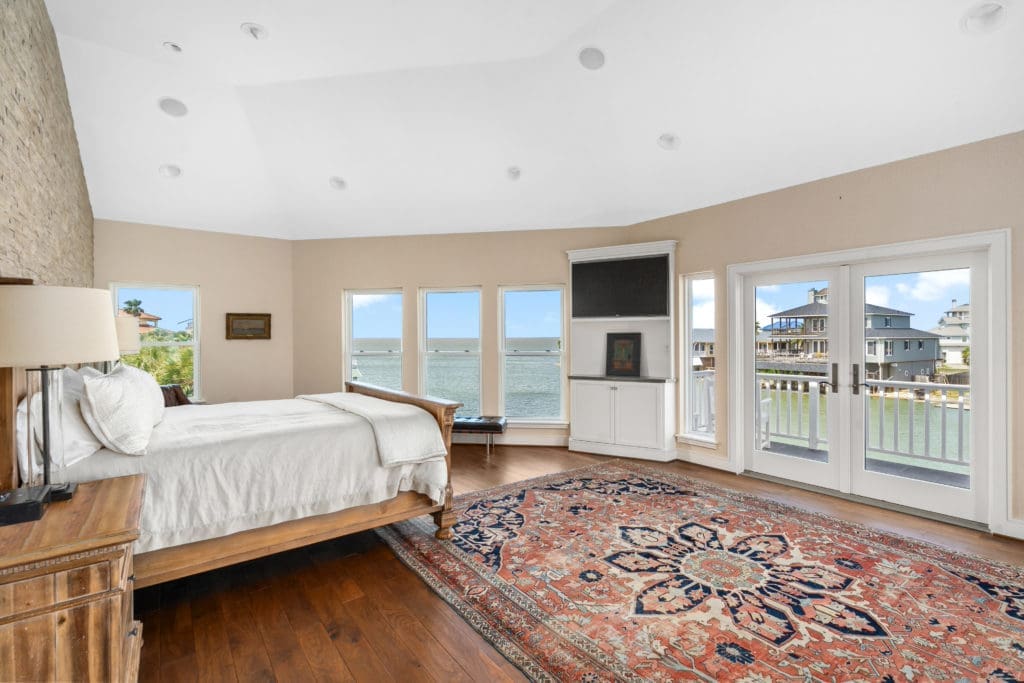  Jamaica Beach residence at 16502 Bayfront Drive (Photo by Sonya Bertolino for Douglas Elliman Realty)