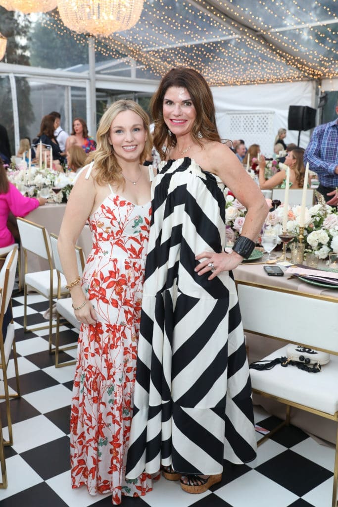 Stacy Johnson, Laura Davenport at Children's Memorial Hermann al fresco dinner (Photo by Priscilla Dickson)