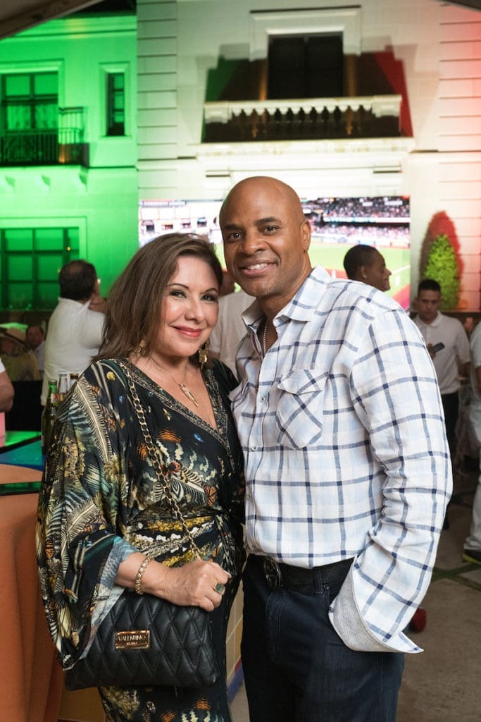 Debbie Festari, former Houston Texans GM Rick Smith at the Legacy Community Health Cinco de Mayo fundraiser (Photo by Daniel Ortiz)