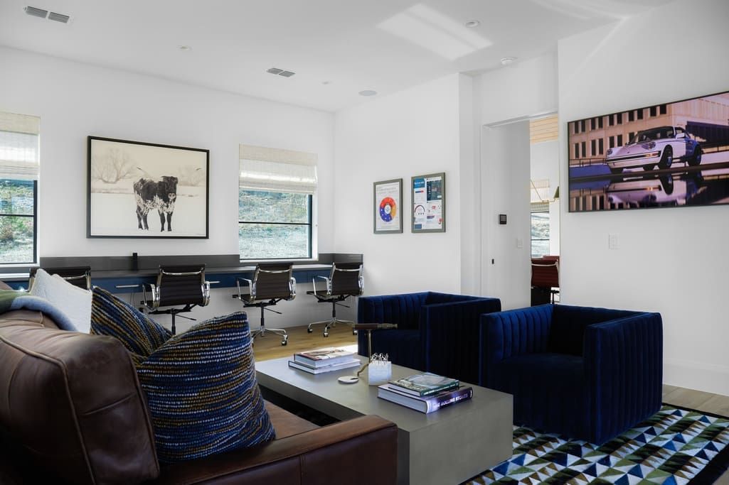 The detached office at 8 Oaks in the Texas Hill Country  (Photo courtesy of Douglas Elliman Real Estate)
