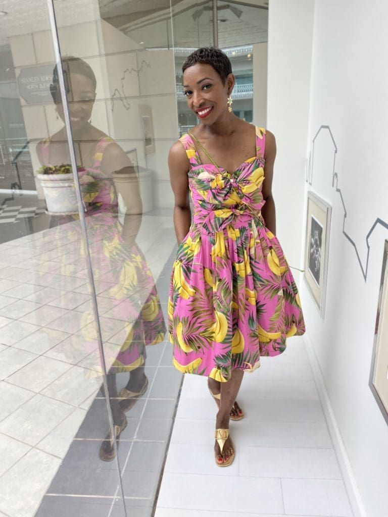 Oscar De La Renta Banana Dress, Valentino Gold Thong Sandal, Sylva and Cie Earrings, Bottega Veneta Bag.