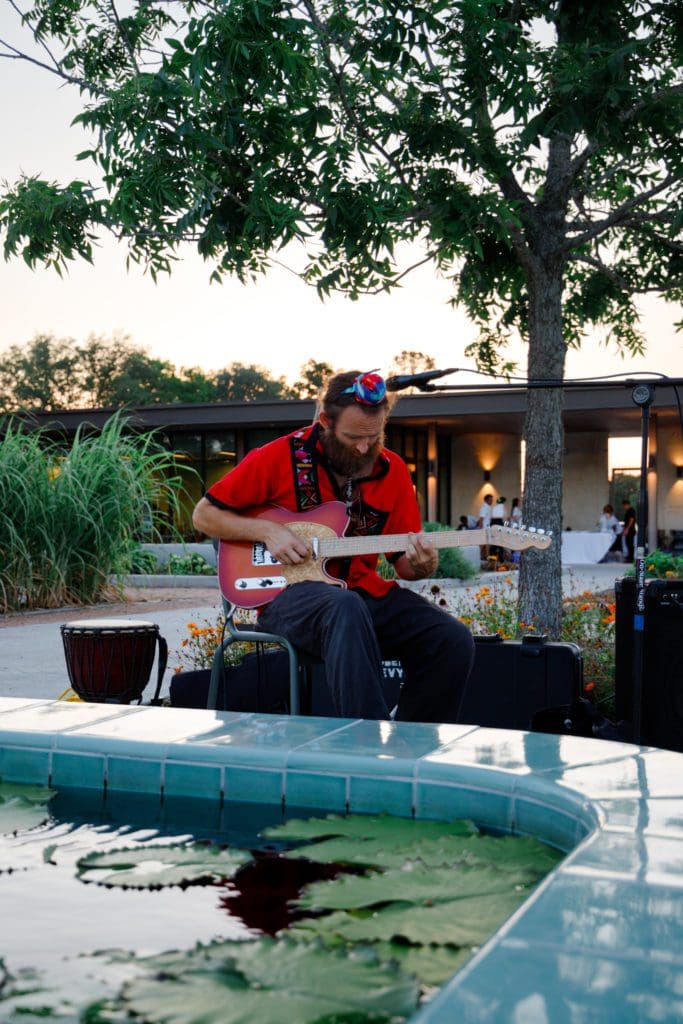 Musician Bobby Levy performed new age and folk tunes at the Summer Soulstice Dinner. (Photo by Liz Silva)