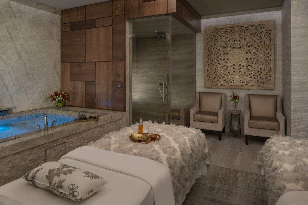 Part of the Yon-Ka Paris offerings at The Spa at The Post Oak Hotel Warm Tiaga Couples Ritual, provided in one of the spa's couples suites. (Courtesy Fertitta Entertainment)