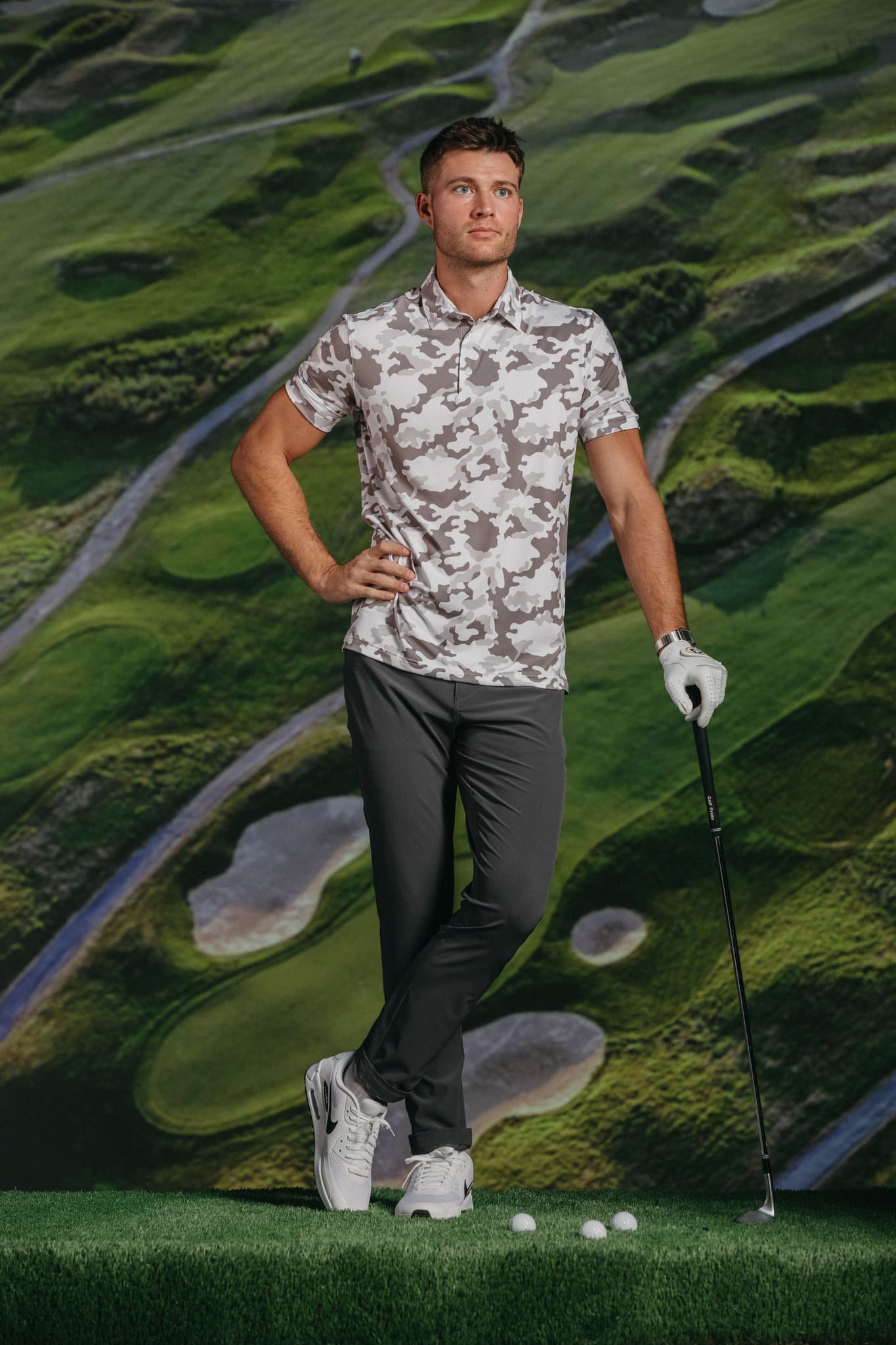 Mens – Mizzen and Main adds perfomance stretch to tailored fit clothing.