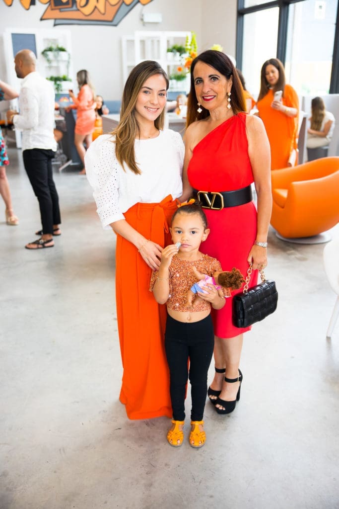 Monica Alvarez, Silvia Salle (Photo by Nan Studios)