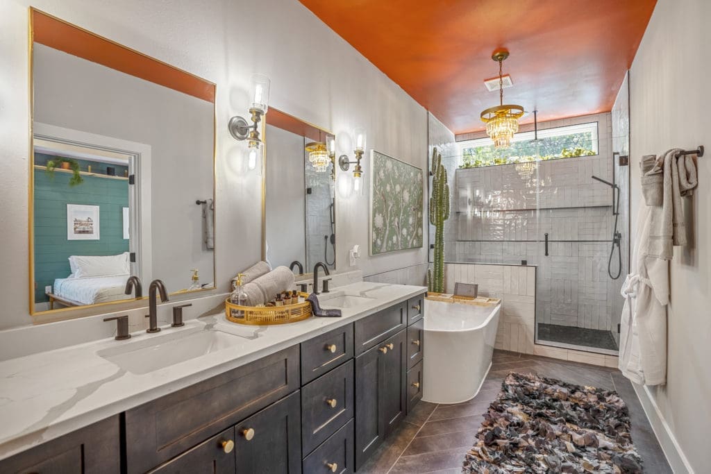The Good Vibes HTX Airbnb as three full and one half bath, providing every bedroom with its own restroom.