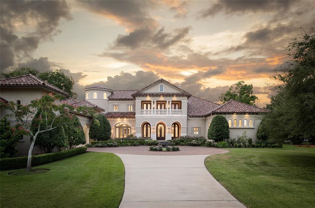 This Luxurious Italian Villa Hits the Market in Sugar Land — Get a Look Inside a Real NextGen Dwelling
