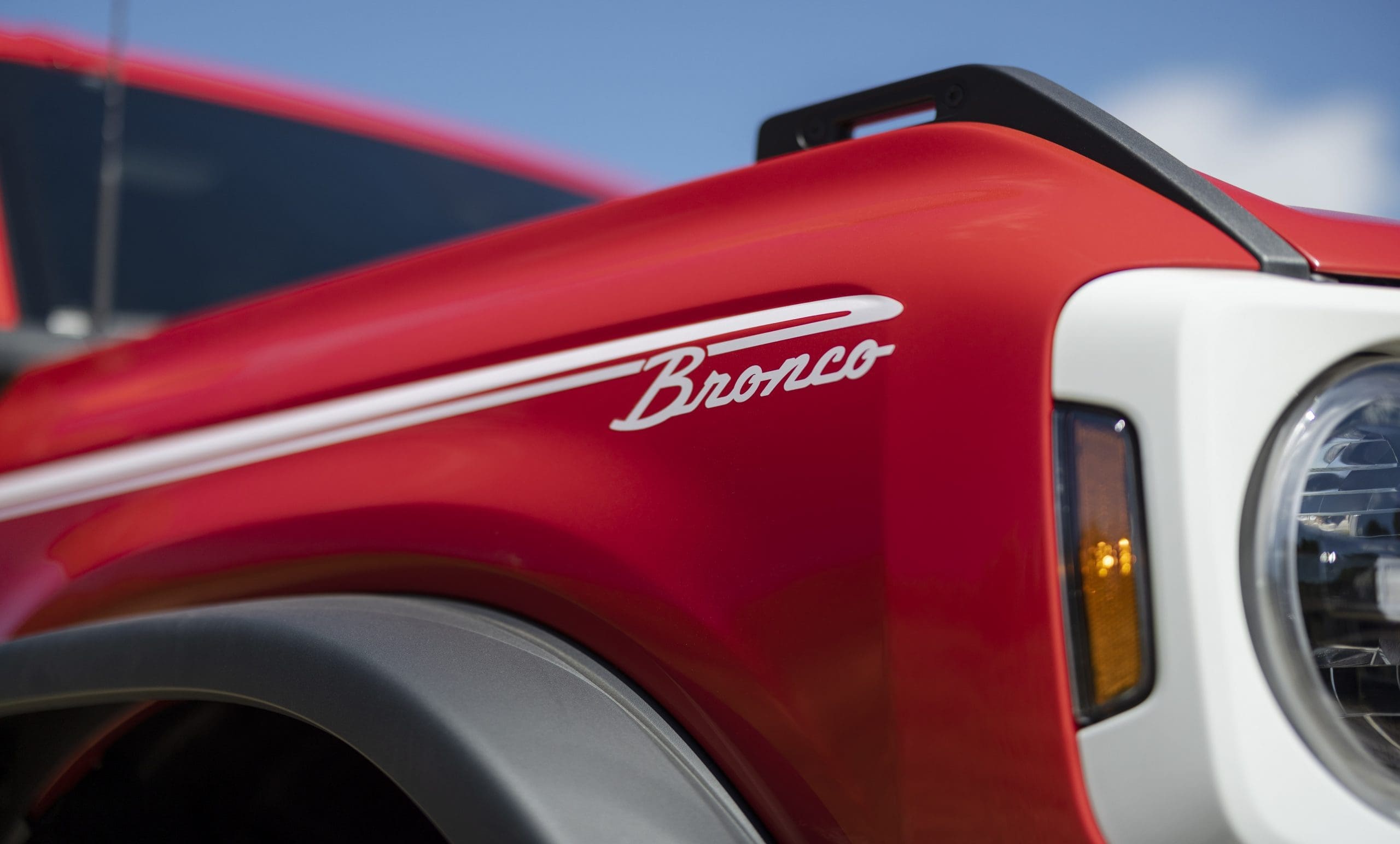 2023 Bronco Heritage Edition_Race Red_06