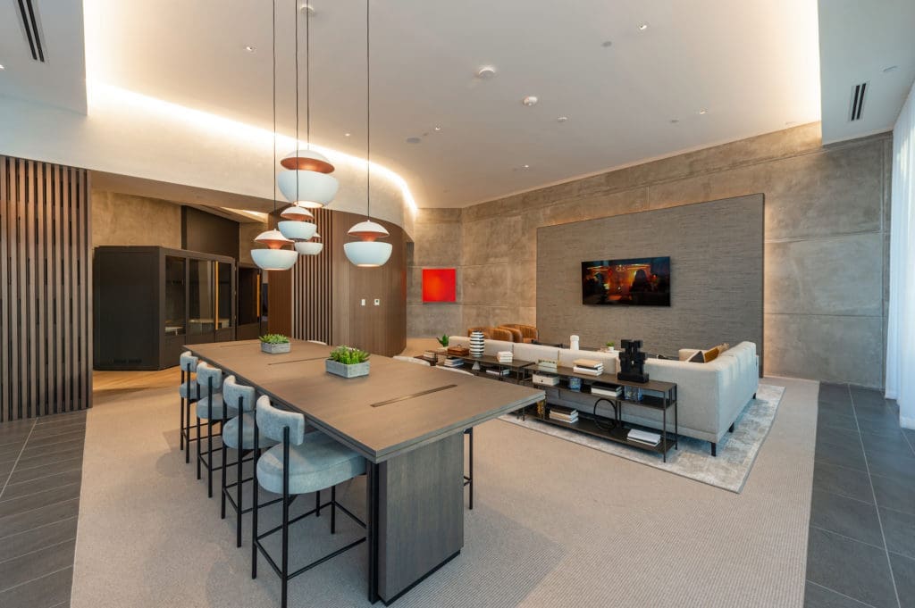 Brava is all about a sense of refined living. In the heart of downtown Houston.