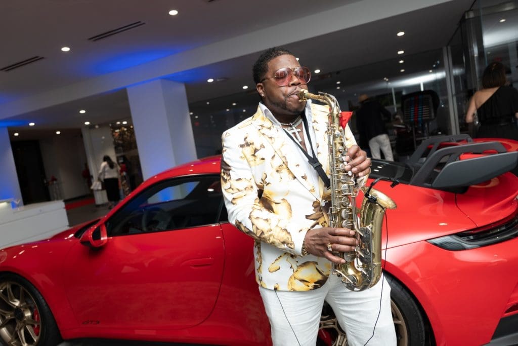 A roving saxophonist entertained the crowd. Photo by Daniel Ortiz.