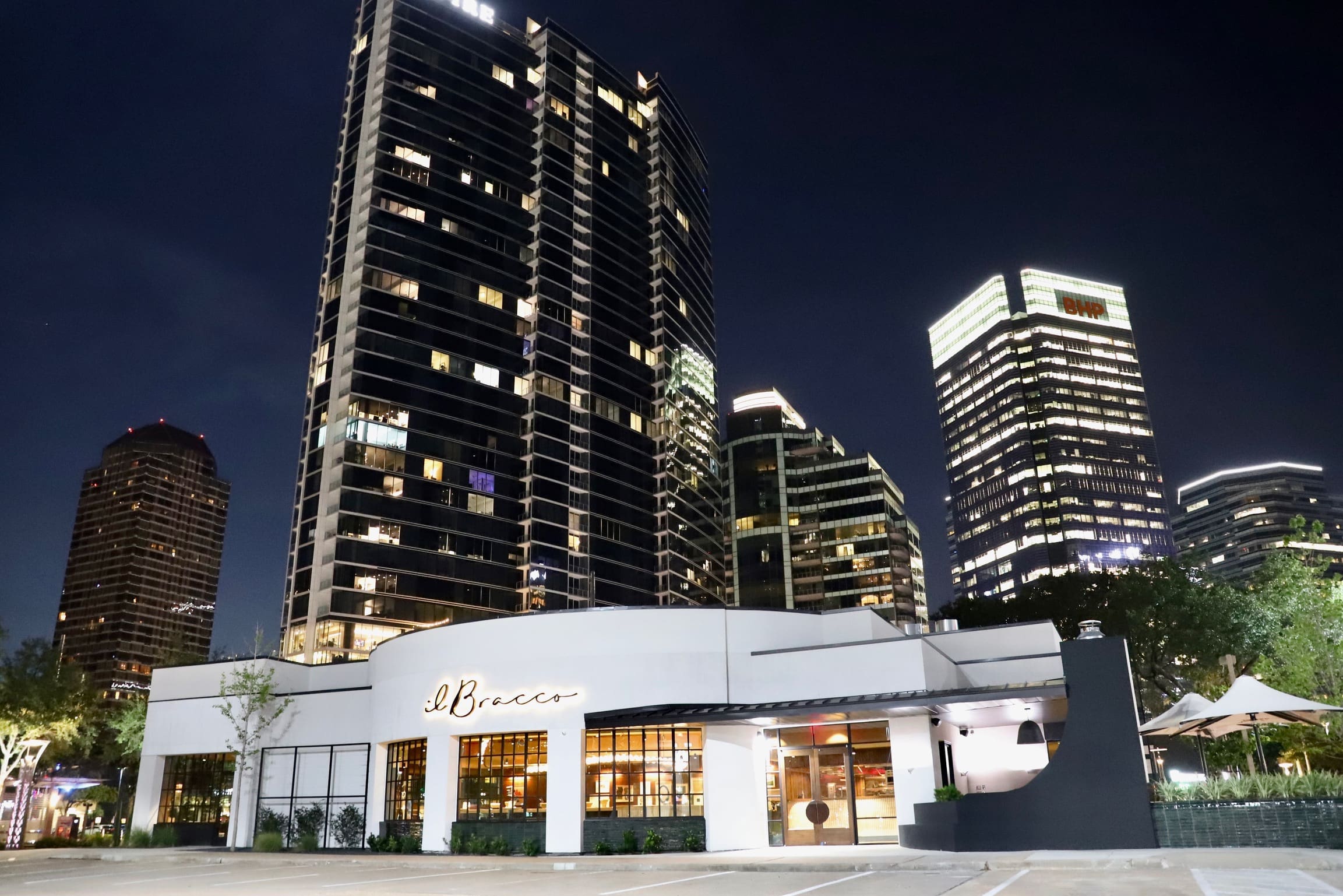 The new Italian-inspired restaurant Il Bracco has moved into Post Oak at San Felipe in the former California Pizza Kitchen location.