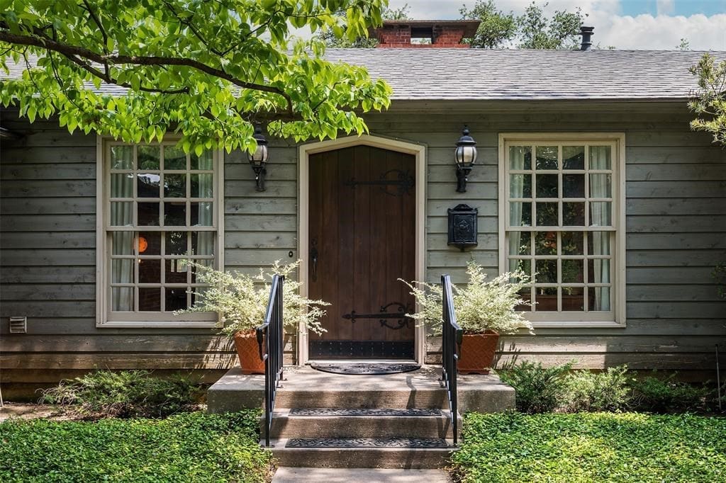 Previously owned by a prominent Dallas interior designer, 5331 W Mockingbird Lane is awash with color, patterns, antiques, and presumed heirlooms.