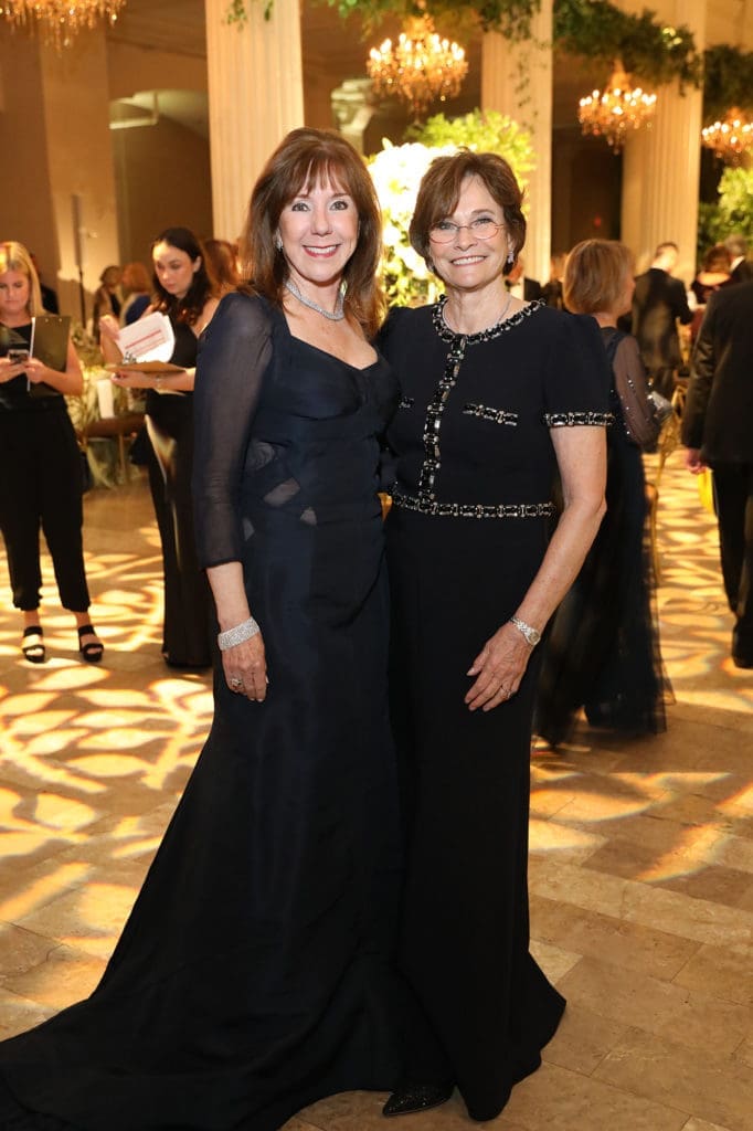 Elizabeth Stein, Bobbie Nau at the Houston Symphony Opening Night gala (Photo by Priscilla Dickson)