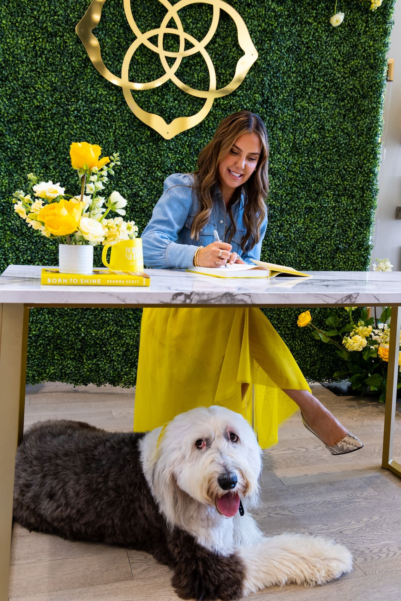 _Kendra Scott Signs Book at Born to Shine Tour CityCentre 321A9086 (Photo by Shannon O’Hara)