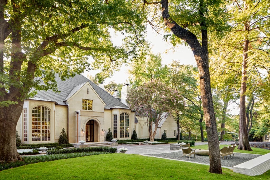 Harold Leidner Company's classically naturalistic Landscape (Photo by Nathan Schroder)
