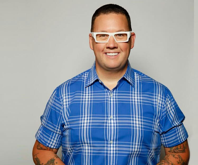 Graham Elliot is DFW bound and bringing his two Michelin stars with him to Duke steakhouse.