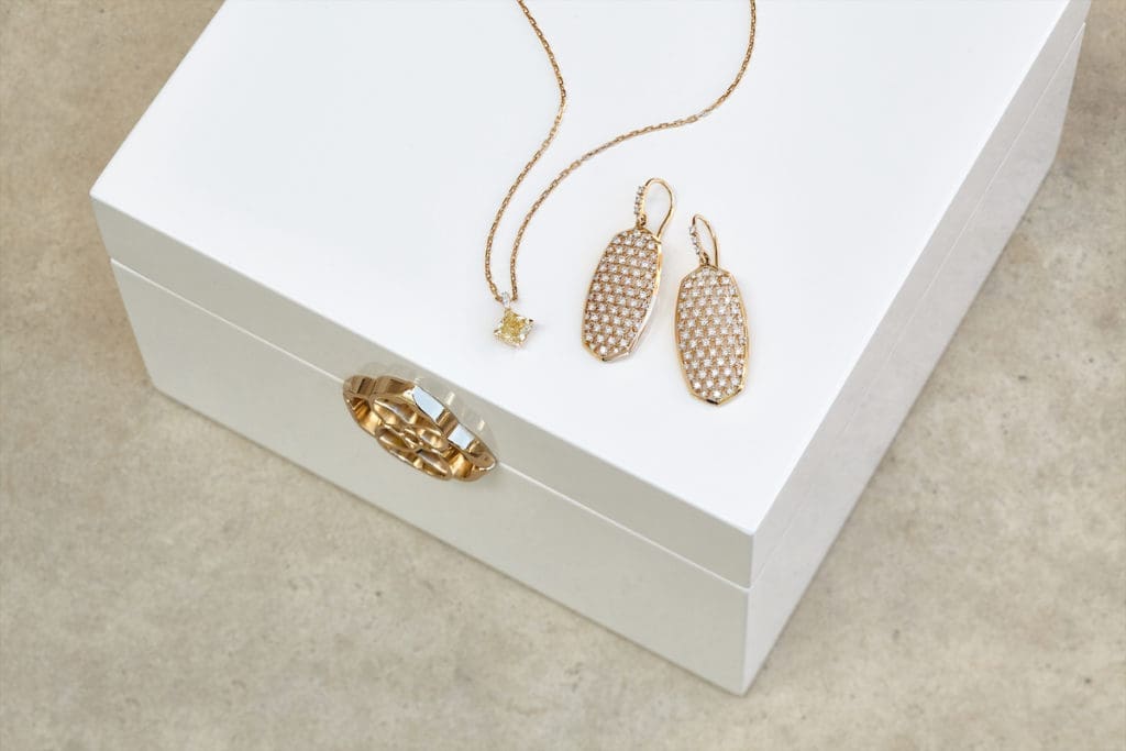 All numbered Kendra Scott pieces come in a custom box. 