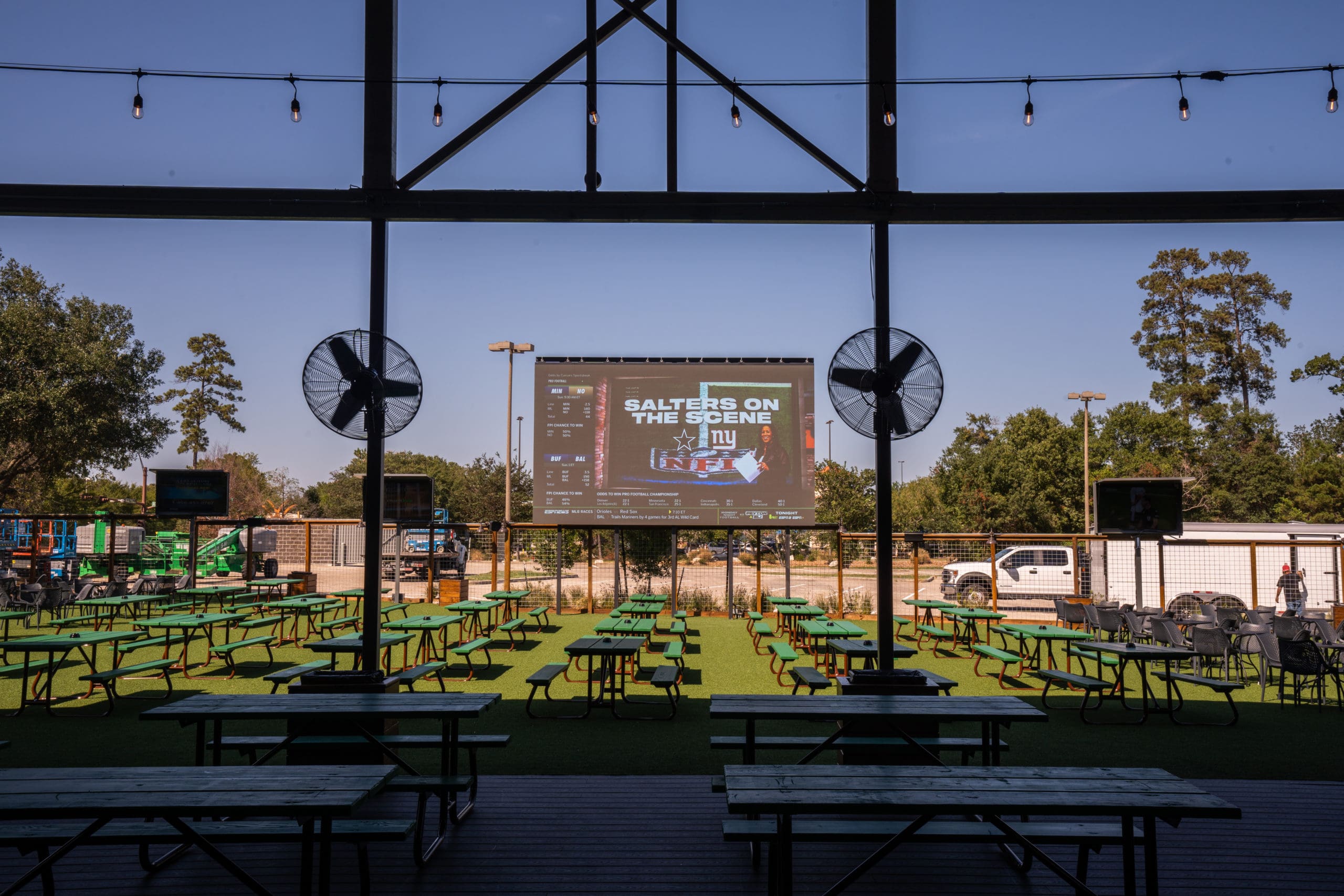 The patio at the Kirby Ice House-The Woodlands is situated at 1700 Lake Robbins Drive in the heart of the Waterway District. (Photo by Michael Anthony)