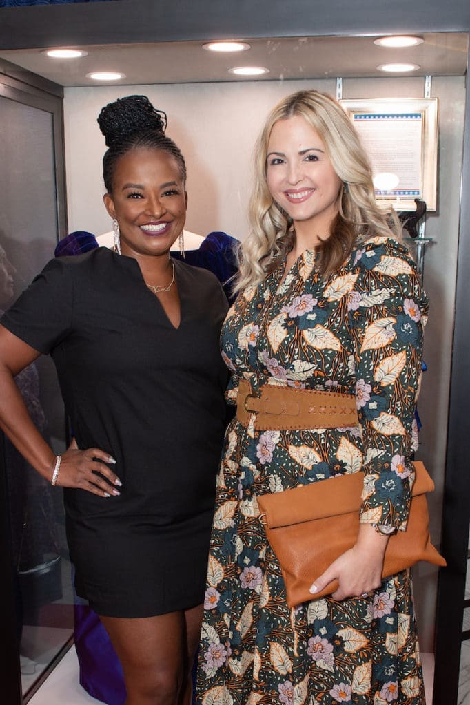 Kime Smith, Lynn Forte at the Ladies for Literacy Guild luncheon. (Photo by Daniel Ortiz)