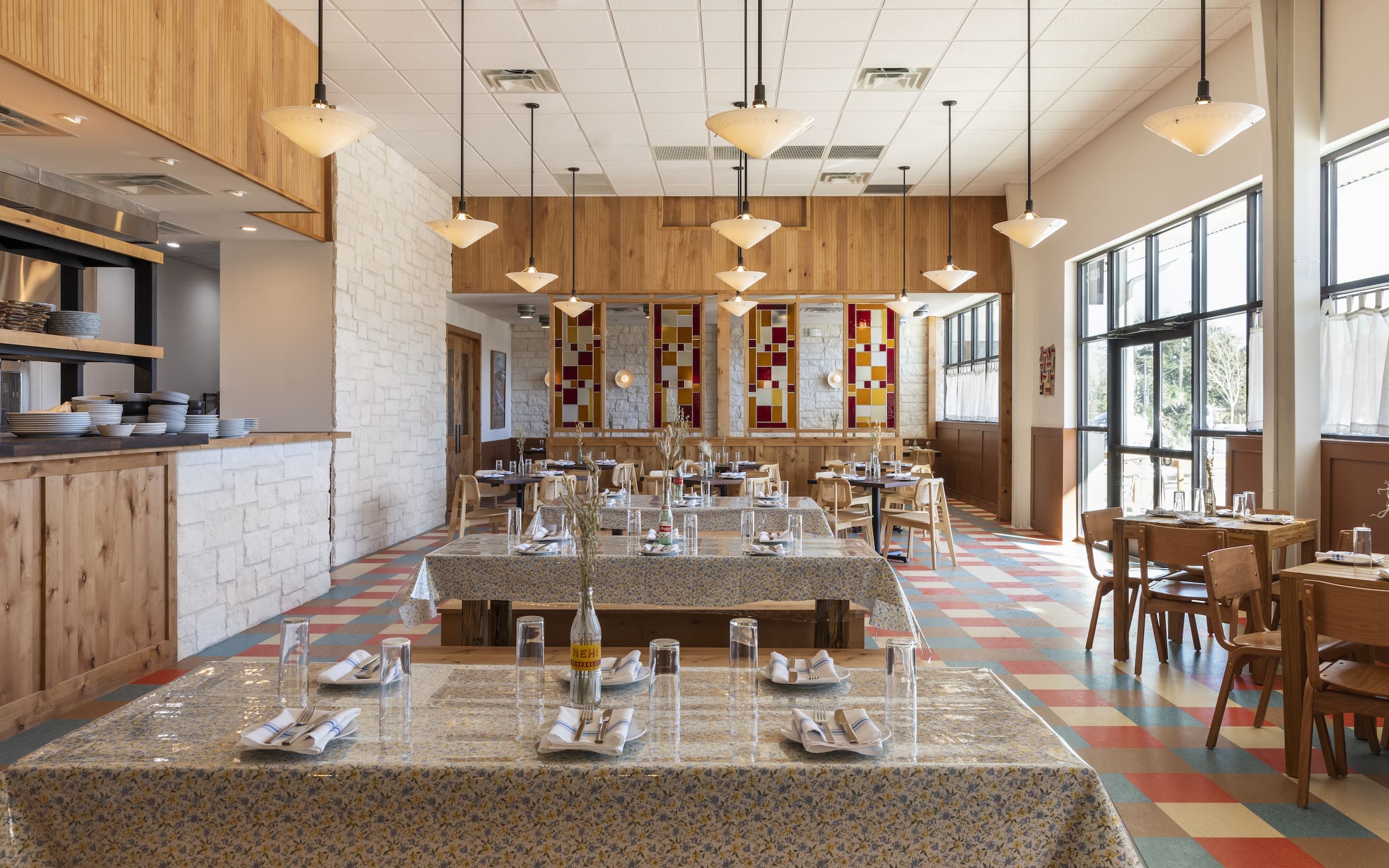 Designed by Amanda Medsger, the finishes, decor and fixtures at Wild Oats each represent a story of Texas — a longing for the past, an appreciation of the present, and a goal to pay tribute to everyone’s Texas. (Photo by Claudia Casbarian)