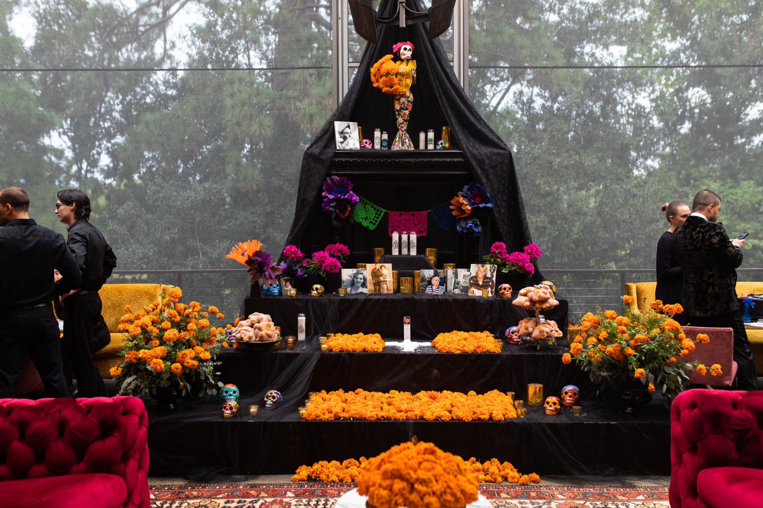 FLORA Cena Negra 16, credit Leah Walker Wilson – Ofrenda (Photo by Leah Walker Wilson)