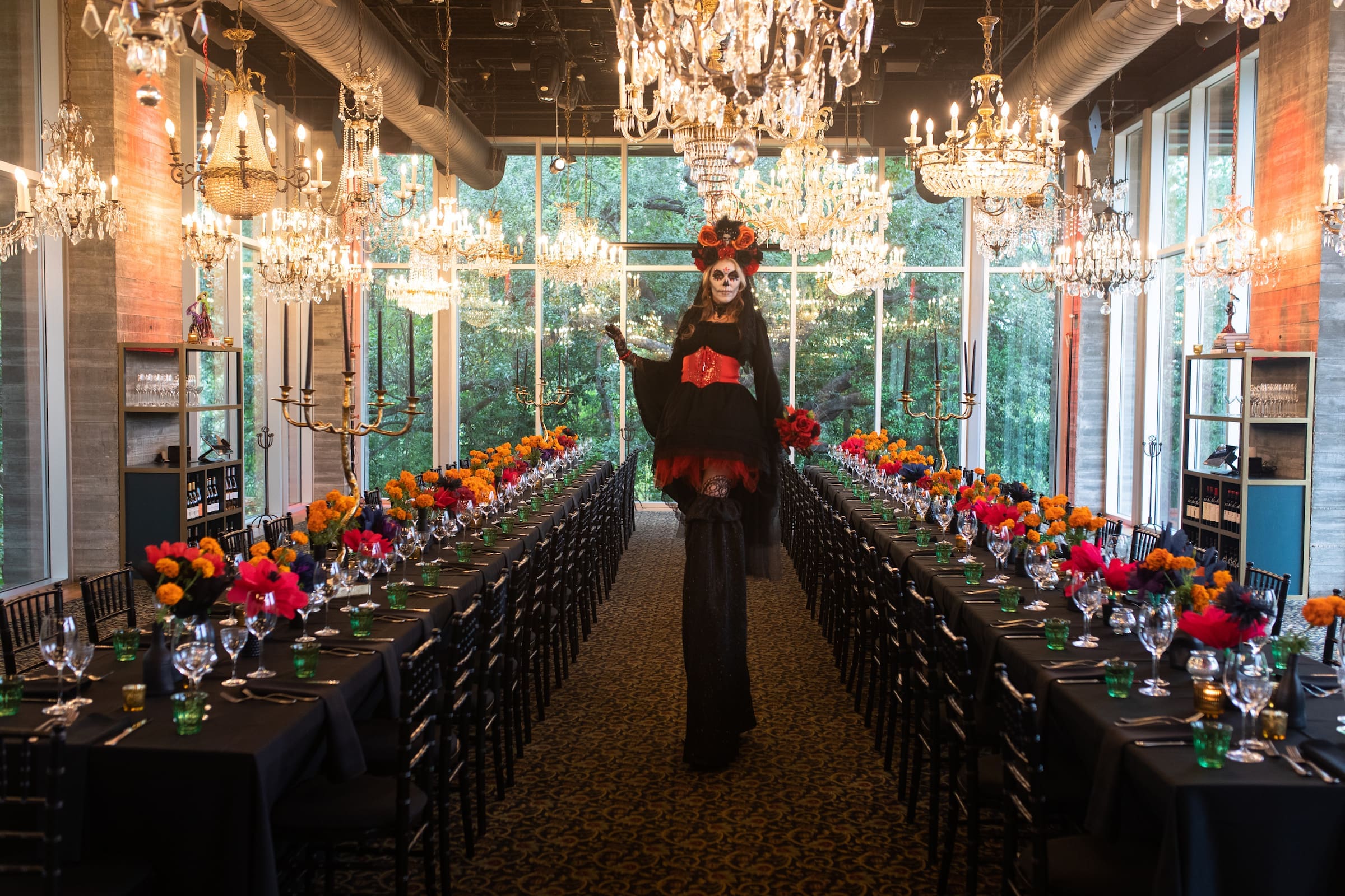 FLORA Cena Negra 17, credit Leah Walker Wilson – Stilt Walker (Photo by Leah Walker Wilson)