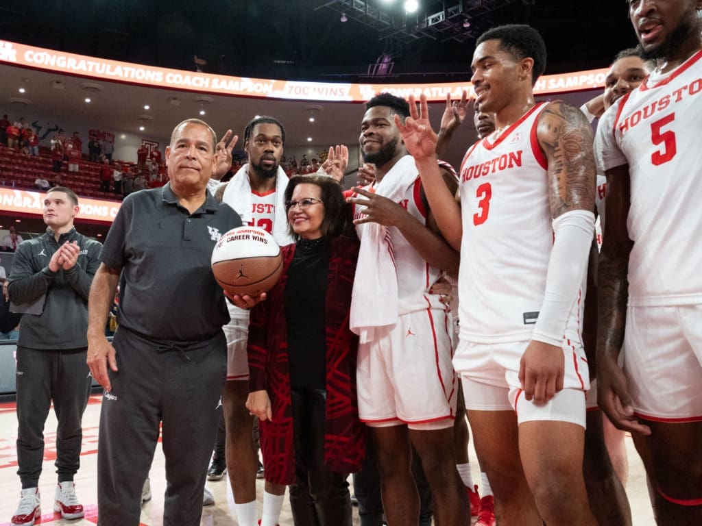 University of Houston coach Kelvin Sampson and Karen Sampson enjoyed the 700 win moment with the current players too. (Photo by F. Carter Smith)