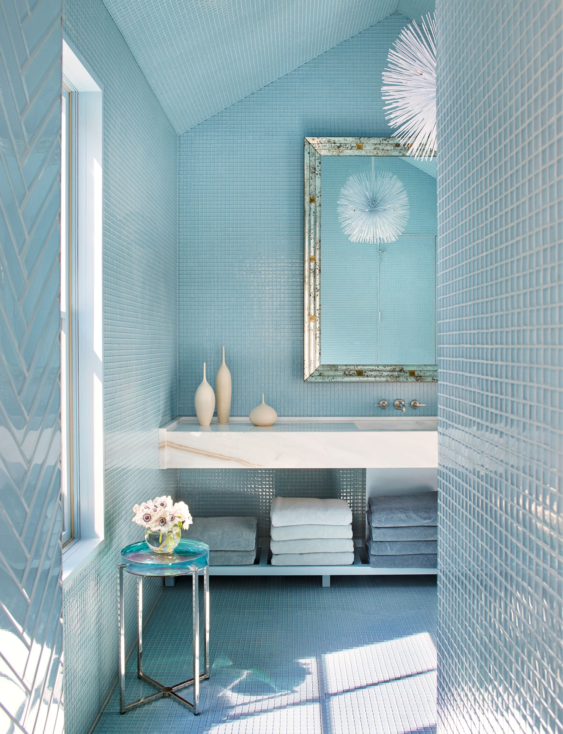 Bath design Adam Hunter, architecture Steve Giannetti (Photo by Trevor Tondro/OTTO)