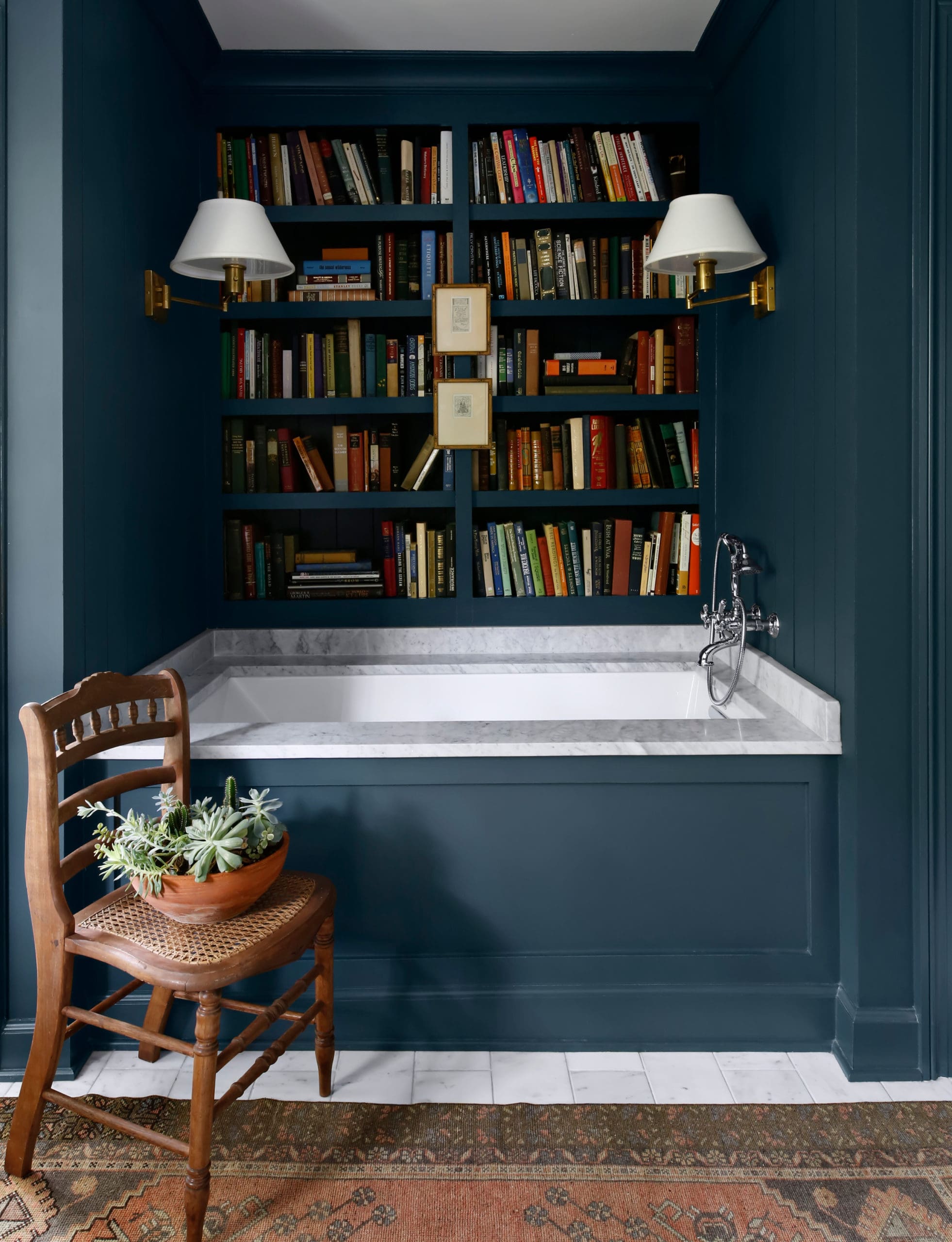 Bath design Sabbe Interior Design (Photo by Paige Rumore Photography)