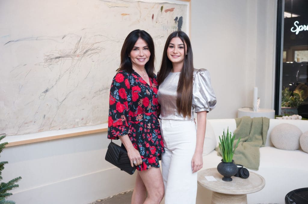 Angela Watts, Victoria Watts (Photo by Daniel Ortiz)