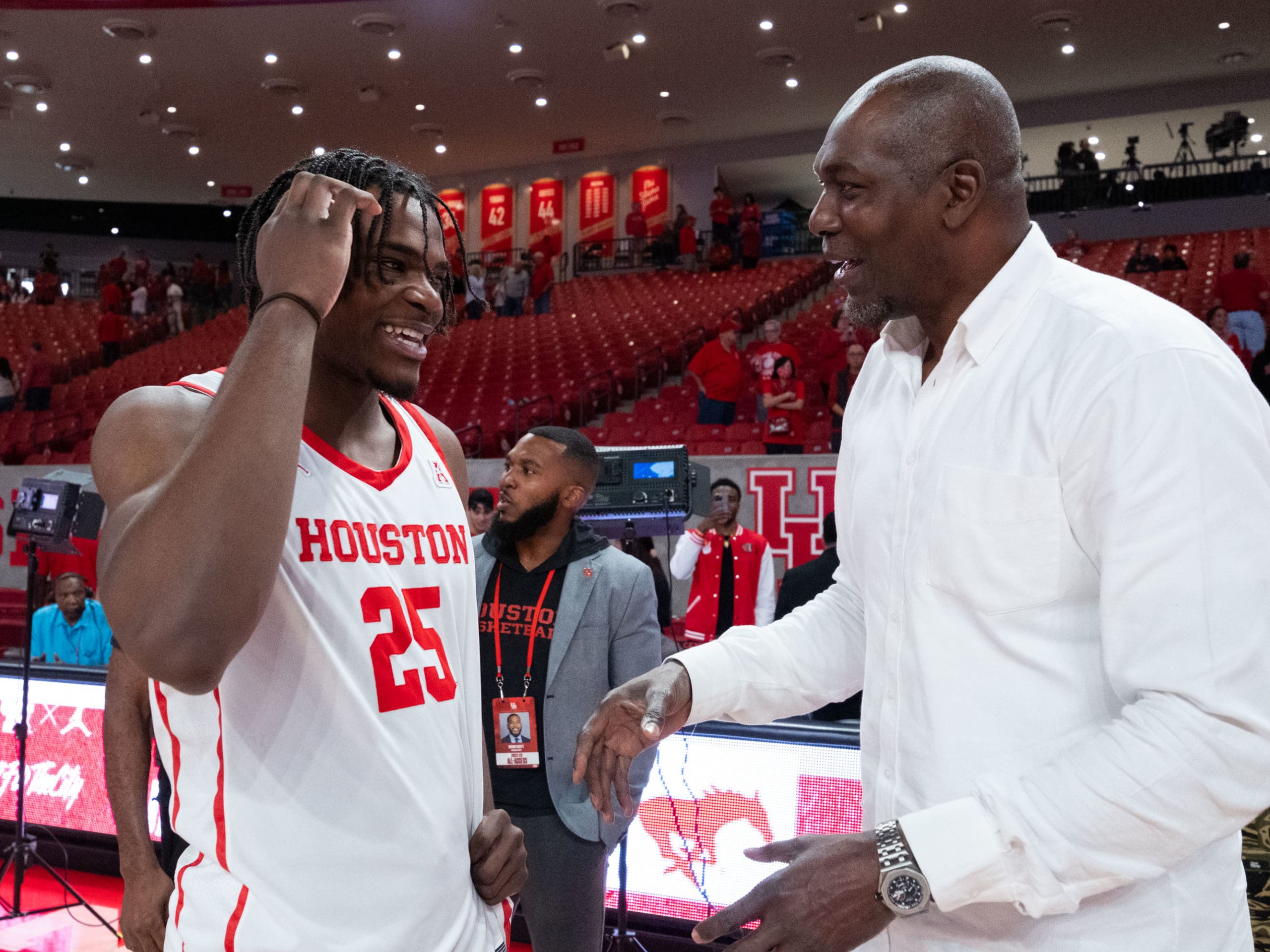 The University of Houston Cougars beat the University of Central Florida Knights with a 71-65 victory at Fertitta Center