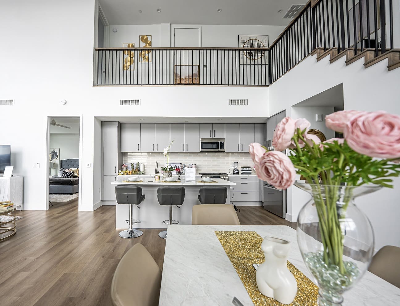 The VIP Recovery Care penthouse can accommodate traveling companions or family members of cosmetic surgery patients for the duration of their stay.