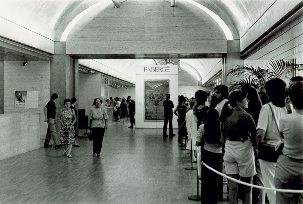 Kimbell Art Museum line for Membership, 1982 (Photo courtesy of Kimbell Art Museum)