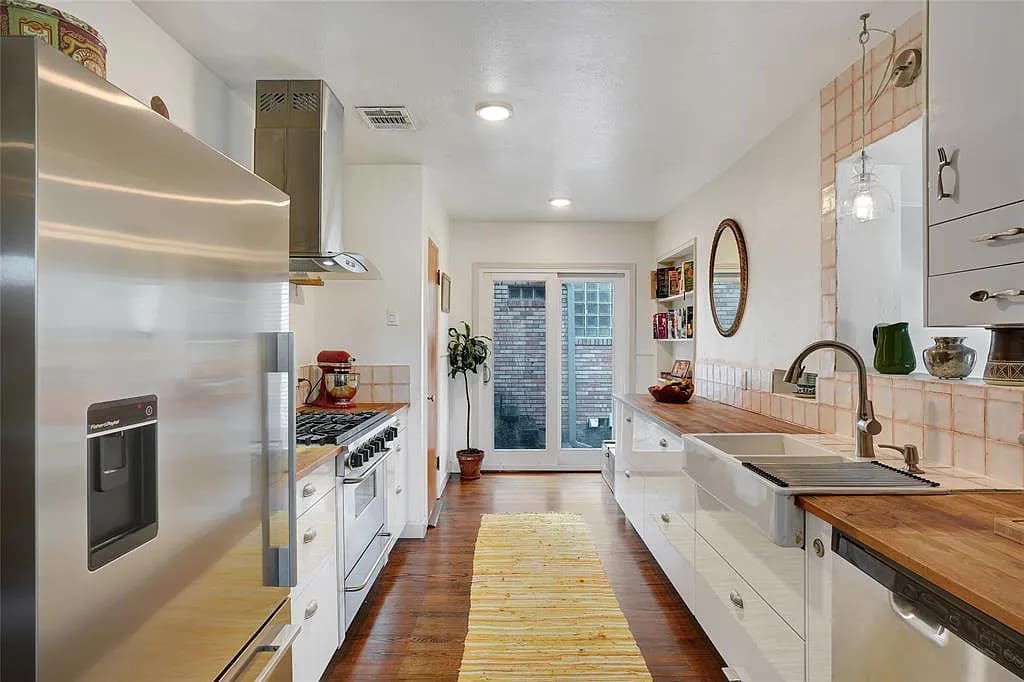 923 Bison Trl, Dallas, TX 75208 | $765,000