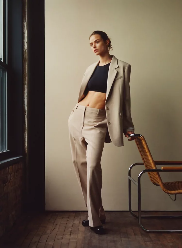 One of Aritzia's exclusive brands, Babaton, features the Agency Pant.