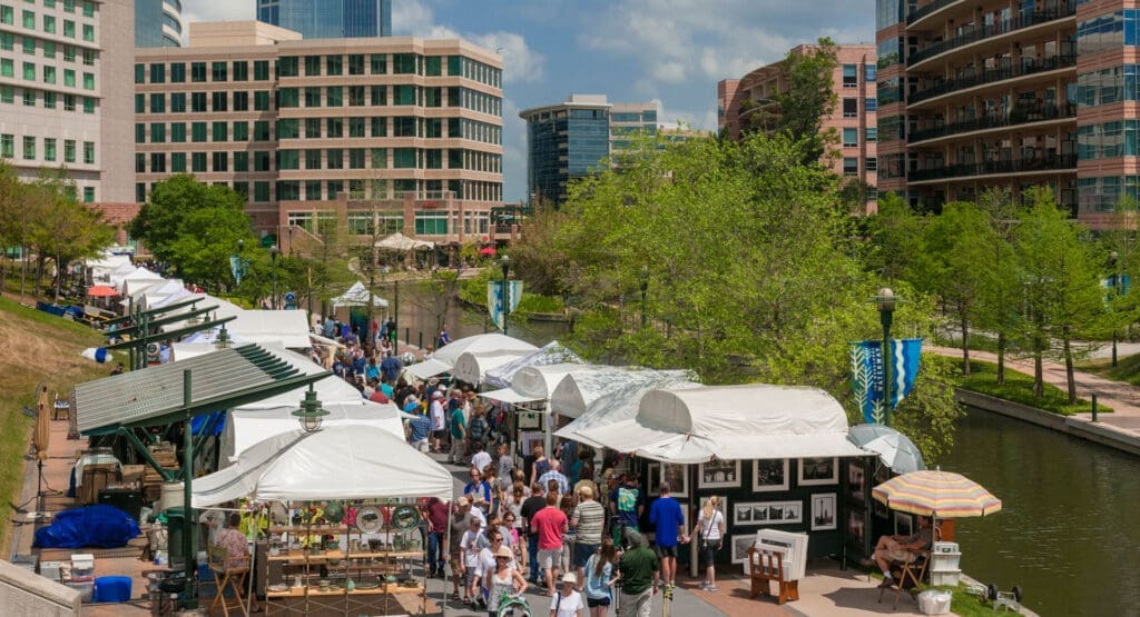 The Woodlands Waterway Arts Festival brings big crowds and a one-of-a-kind scene. (Photo courtesy The Woodlands Arts Council)