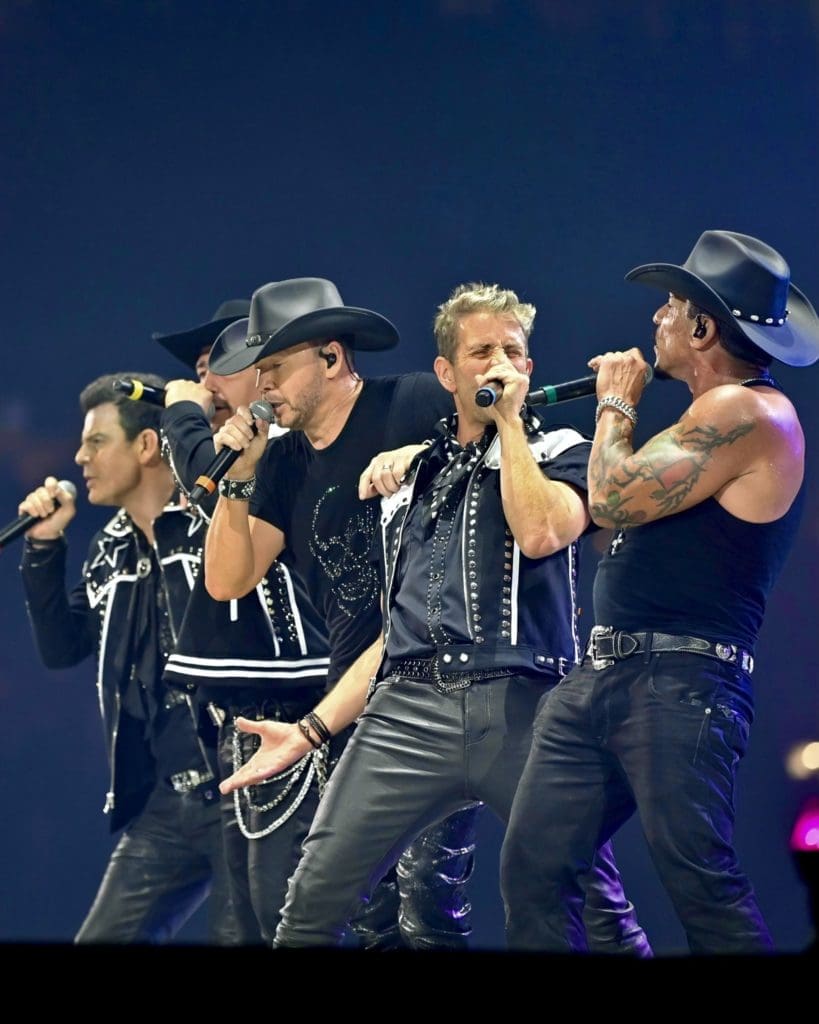 The New Kids on the Block Embrace the Ladies, Turn the Houston Rodeo Upside Down, Proving Boy Bands Needn’t Have an Expiration Date